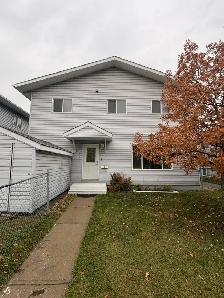 #8604 - 3 Bed/1.5 Bath Duplex Available Now! Rent $1600