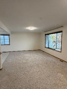 #8604 - 3 Bed/1.5 Bath Duplex Available Now! Rent $1600 - Photo 3
