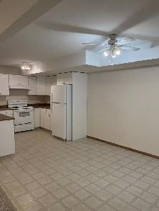 #8604 - 3 Bed/1.5 Bath Duplex Available Now! Rent $1600 - Photo 6