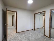 #8604 - 3 Bed/1.5 Bath Duplex Available Now! Rent $1600 - Photo 12
