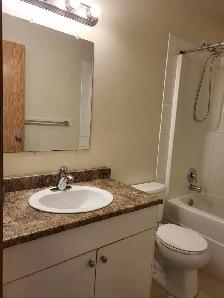 #8604 - 3 Bed/1.5 Bath Duplex Available Now! Rent $1600 - Photo 13