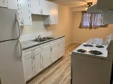 Amazing Find in Red Deer! 3 Bedrooms, 1 Bath! - Photo 4