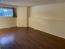 Amazing Find in Red Deer! 3 Bedrooms, 1 Bath! - Photo 5