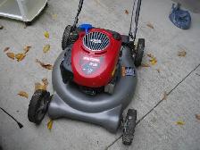 LAWN MOWER FOR PARTS DOS NOT RUN