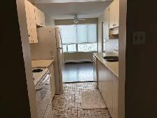 SPACIOUS ONE BEDROOM IN NORTH LONDON HIGHRISE - Photo 4