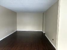 SPACIOUS ONE BEDROOM IN NORTH LONDON HIGHRISE - Photo 6