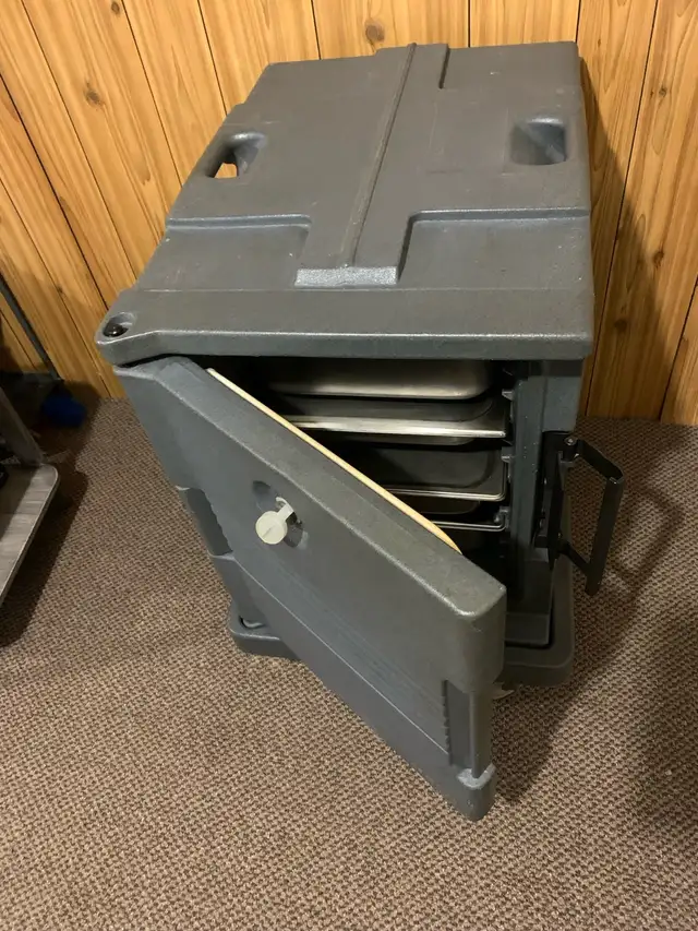 Cambro food carrier
