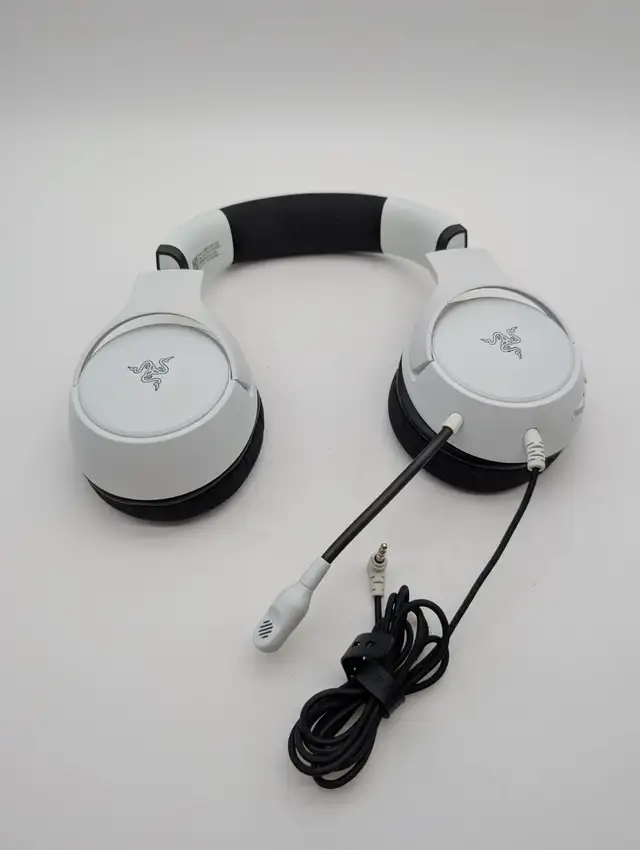 (B7678) Razer Kaira X for Xbox Over-ear analog wired gaming h...
