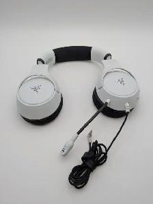(B7678) Razer Kaira X for Xbox Over-ear analog wired gaming h...