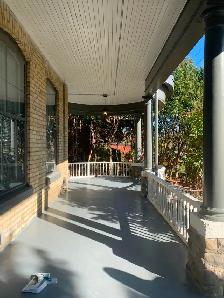 1-Bedroom Apt in Beautiful Heritage Edwardian House w/ Parking