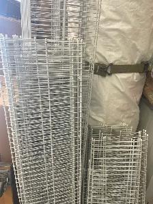 Wire closet organizer shelving with hardware