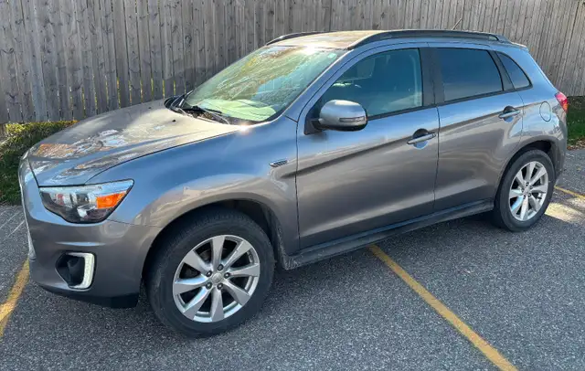 2015 Mitsubishi RVR GT -Leather/Panoramic Roof-Only 105000 kms