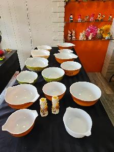 Indoor Yard Sale - Photo 9