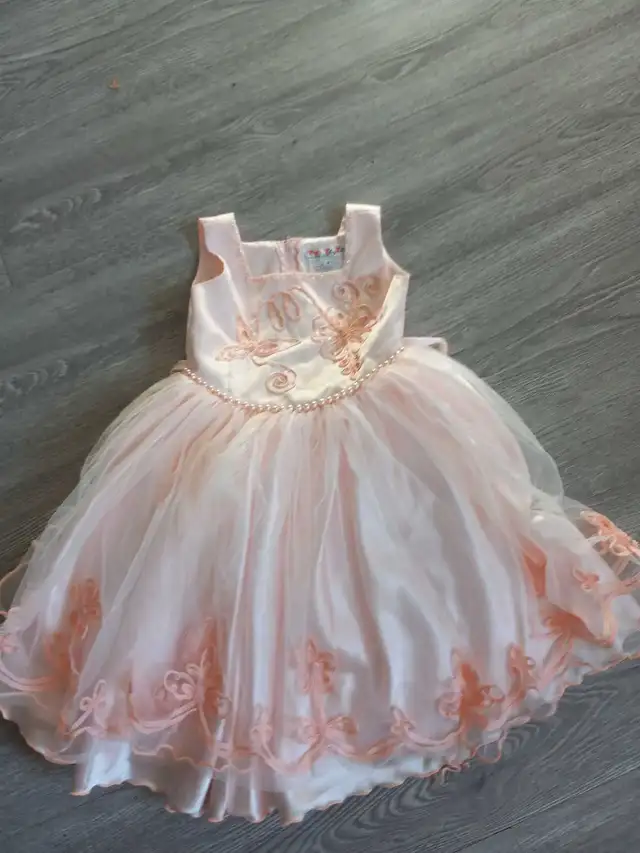 beautiful peach dress 3 years old