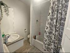 3 1/2   salle de lavage/rangement - Photo 6