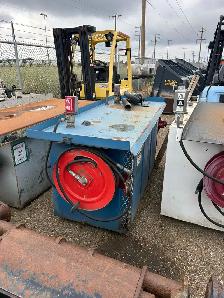 Oil dispensing work tables - Photo 3