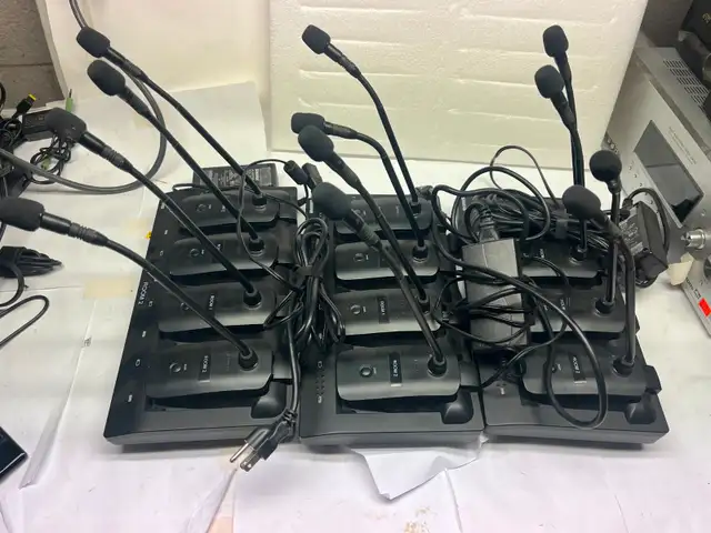 3x Shure MXW MXWNCS8 Charger   12x MXW8 Z10 Gooseneck Mics