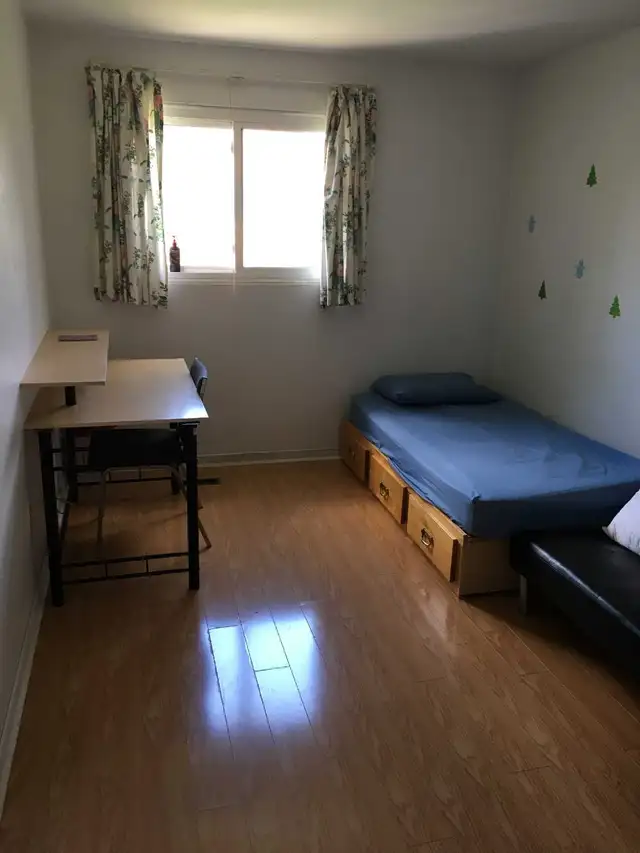 A bedroom for rent at Finch/Warden