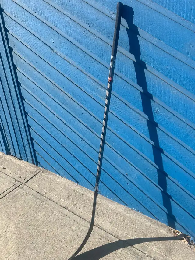 LH Warrior Covert QRE10 Hockey Stick (30083028)