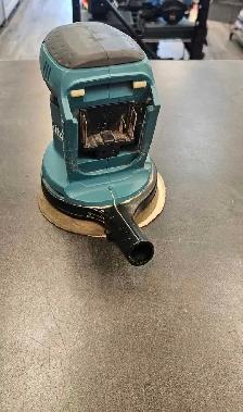 MAKITA ORBITAL SANDER TOOL ONLY - Photo 3