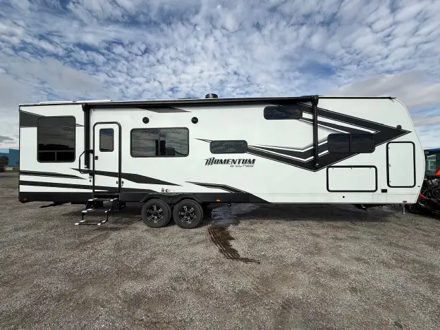 2023 Grand Design Momentum 32 G! SAVE THOUSANDS! $54995!