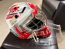 CCM Canada AXIS pro goal mask
