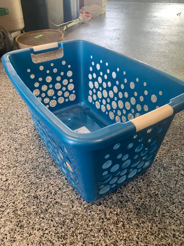 LAUNDRY BASKET