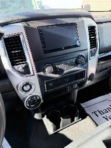 2016 Nissan Titan XD SV Crew Cab 4x4 – 5.0L Cummins Turbo - Photo 6