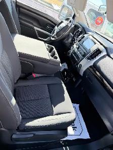 2016 Nissan Titan XD SV Crew Cab 4x4 – 5.0L Cummins Turbo - Photo 8