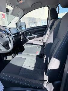 2016 Nissan Titan XD SV Crew Cab 4x4 – 5.0L Cummins Turbo - Photo 10