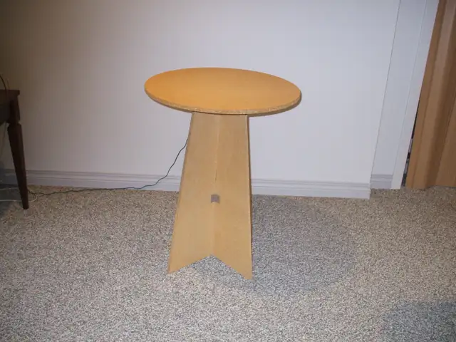 20' ROUND TABLES