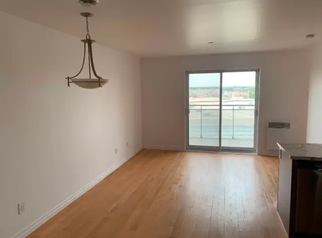 Condo 31/2 Urbania avec balcon
