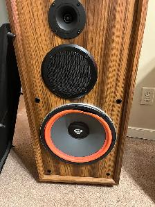 Cerwin Vega Speakers - Photo 3