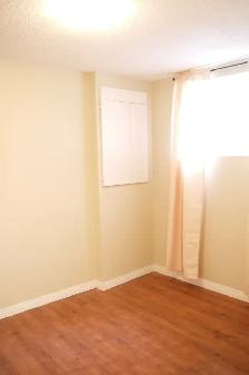 2BR Wlkout Bsmt-5min walk 2 LRT/own backyrd/newr ktchn/bth/PetOK - Photo 6