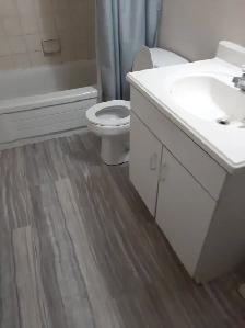 1 MONTH FREE RENT plus $100 off Seniors - 2 bed apt Sandwich St. - Photo 5