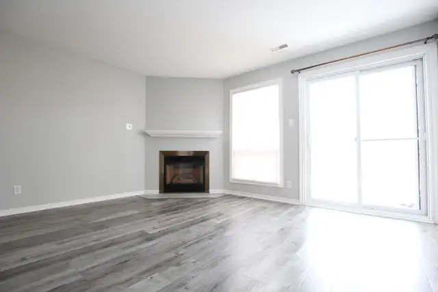 Lovely 2 Bdm/1.5 Bth Upper Unit Terrace Home, Orleans, Jan 1