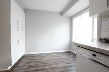 Lovely 2 Bdm/1.5 Bth Upper Unit Terrace Home, Orleans, Jan 1 - Photo 6