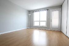 Lovely 2 Bdm/1.5 Bth Upper Unit Terrace Home, Orleans, Jan 1 - Photo 7