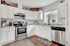 #8891- 3 Bed/1 Bath upper with as garage $2600 h/w/p included - Photo 6