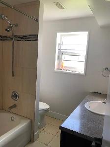 $720 Central Vancouver Private Furnished Room - Photo 7