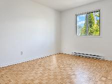 Beautiful 3 Bedroom Apartment Located in The Heart of Lachine - Photo 6