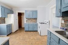 19 Dain Ave, Welland - Alll Inclusive 1 Bed   Den Main Unit - Photo 2