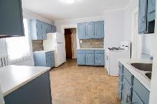 19 Dain Ave, Welland - Alll Inclusive 1 Bed   Den Main Unit - Photo 4