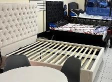 CRÈME VELVET PLATFORM BED WITH GOLD OR SILVER LEGS - Photo 10