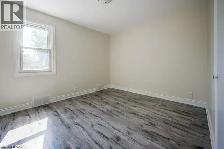 33 SIXTH Avenue Unit# UPPER - Photo 8