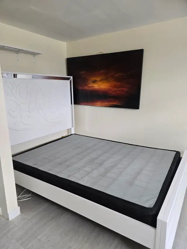 LARGE CLEAN PRIVATE ROOM FOR RENT IN SCARBOROUGH