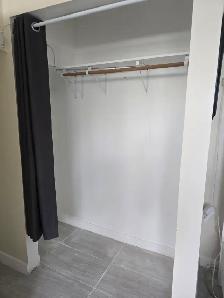 LARGE CLEAN PRIVATE ROOM FOR RENT IN SCARBOROUGH - Photo 2