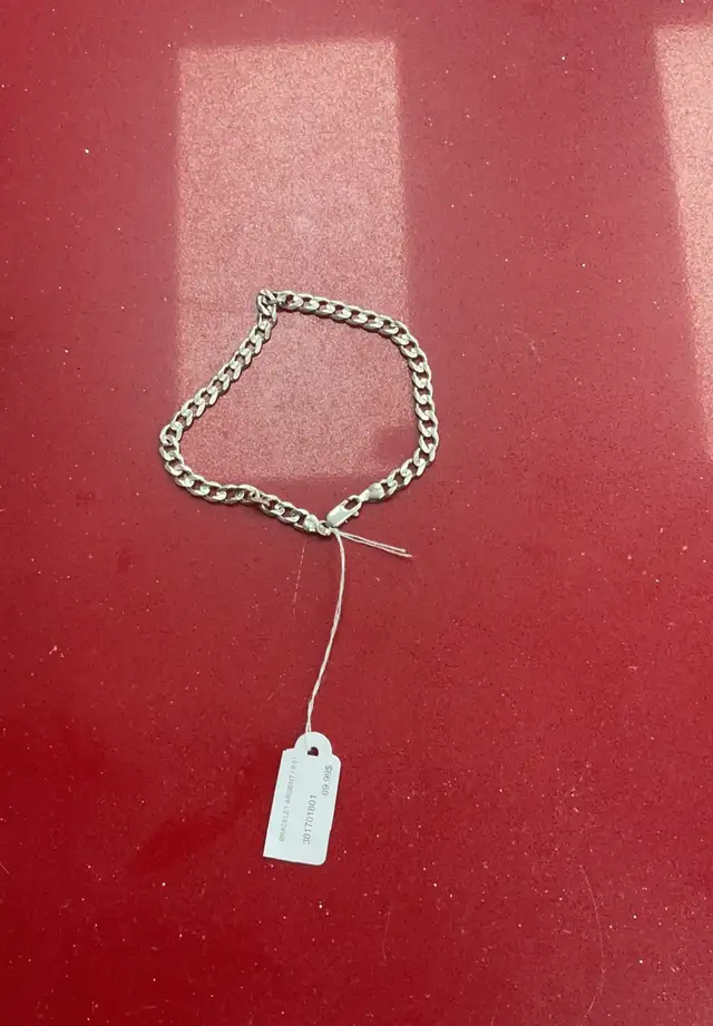 Bracelet en argent 8.61