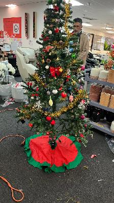 7ft popup Christmas tree with lights and decorations - Photo 5