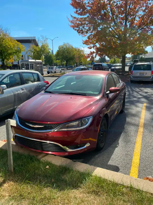 CHRYSLER 200, 83 000 KM SEULEMENT,  FAUT VENDRE TRES BON ETAT